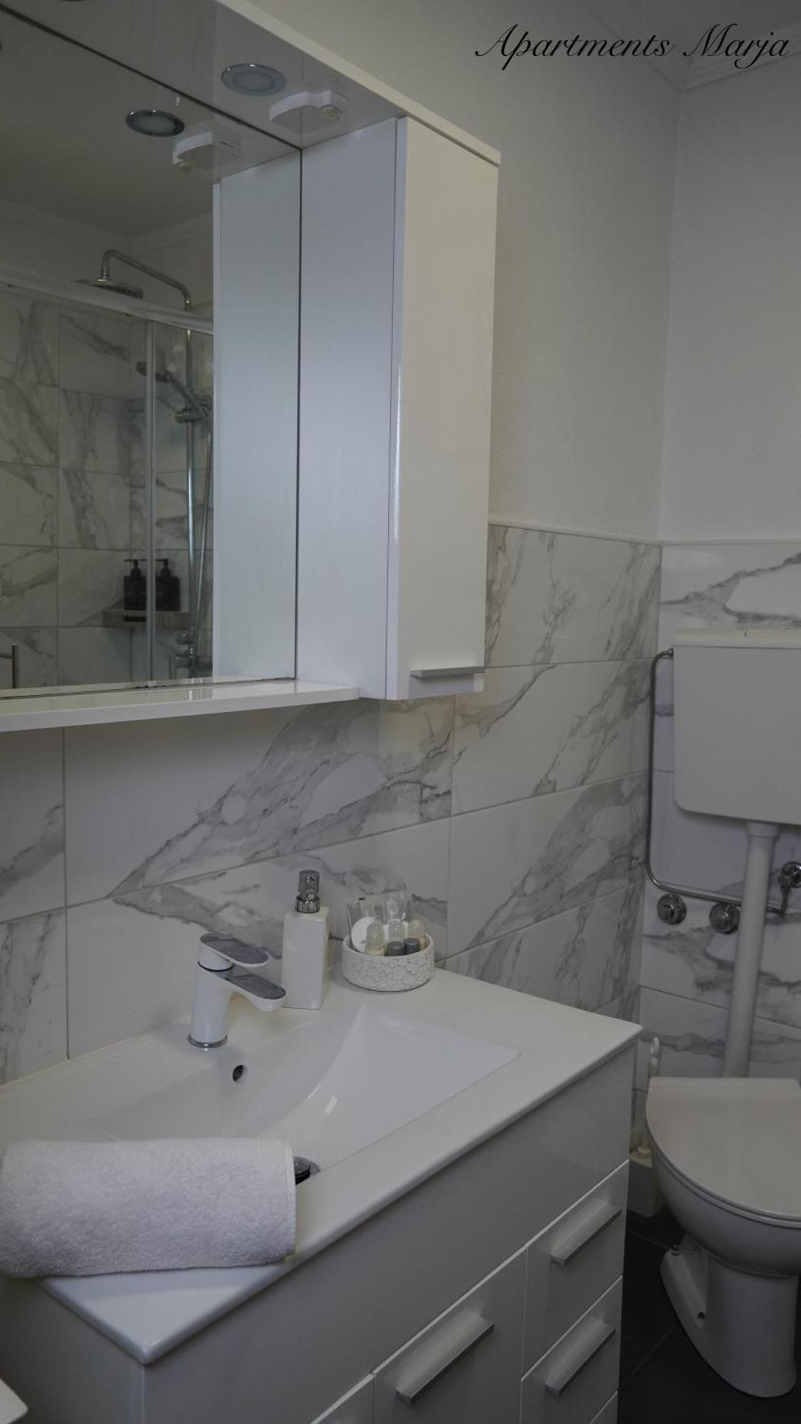 Apartment Marja Njivice